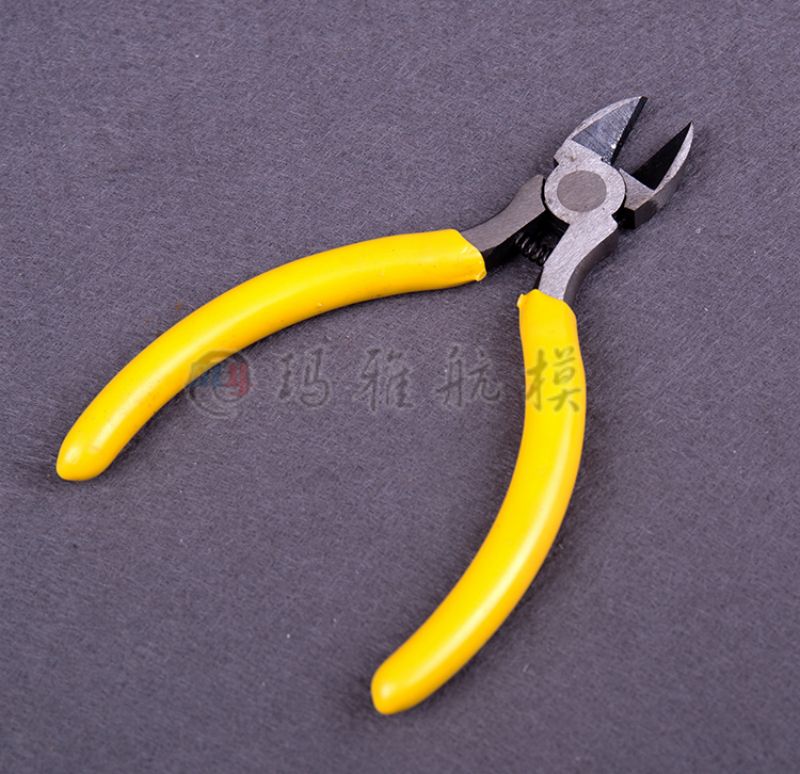 CZ 5 Inch Mini Wire Cutter Pliers Manual Diagonal Pliers Household Small Curved Nose Flat Pliers Carbon Steel Tool Wood